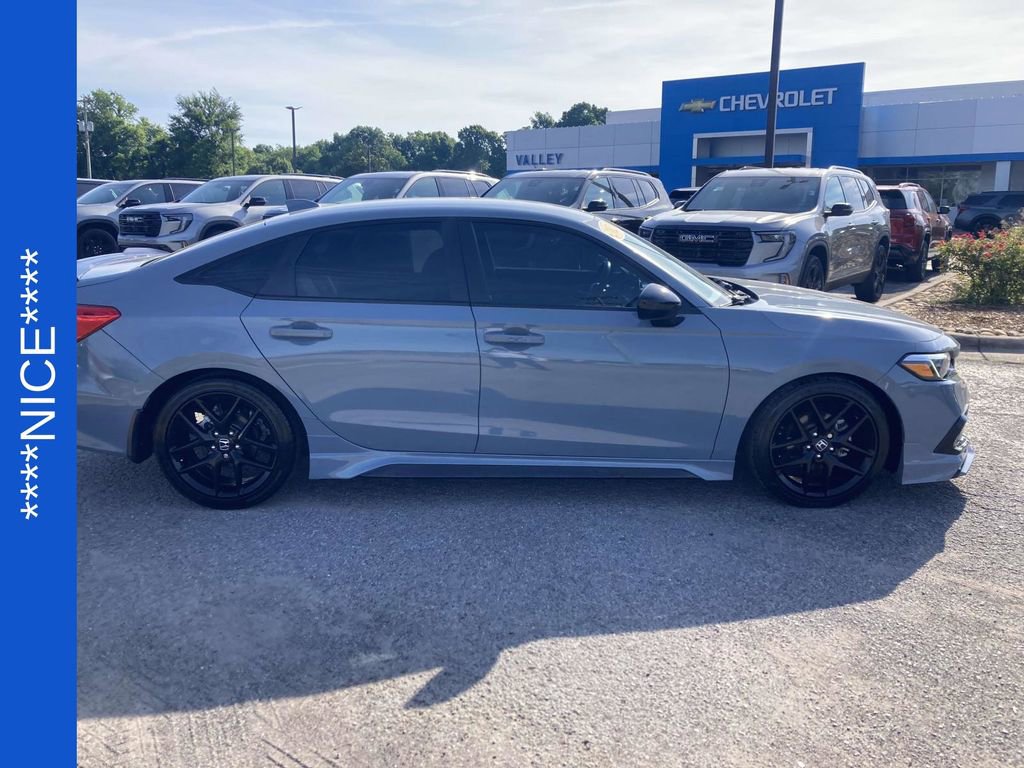 Used 2023 Honda Civic Sport image 2