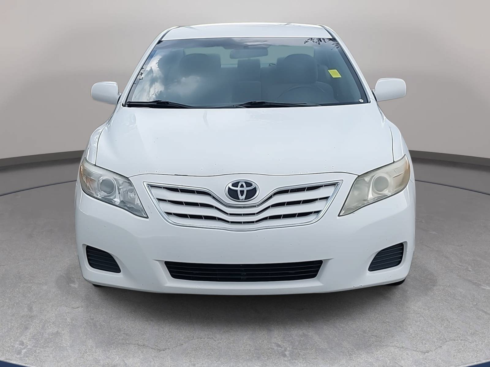Used 2011 Toyota Camry LE w/ LE Extra-Value Pkg FWD image 2