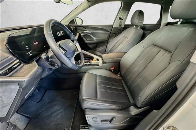 Used 2025 Audi Q5 Premium w/ Convenience Package AWD/4WD image 18