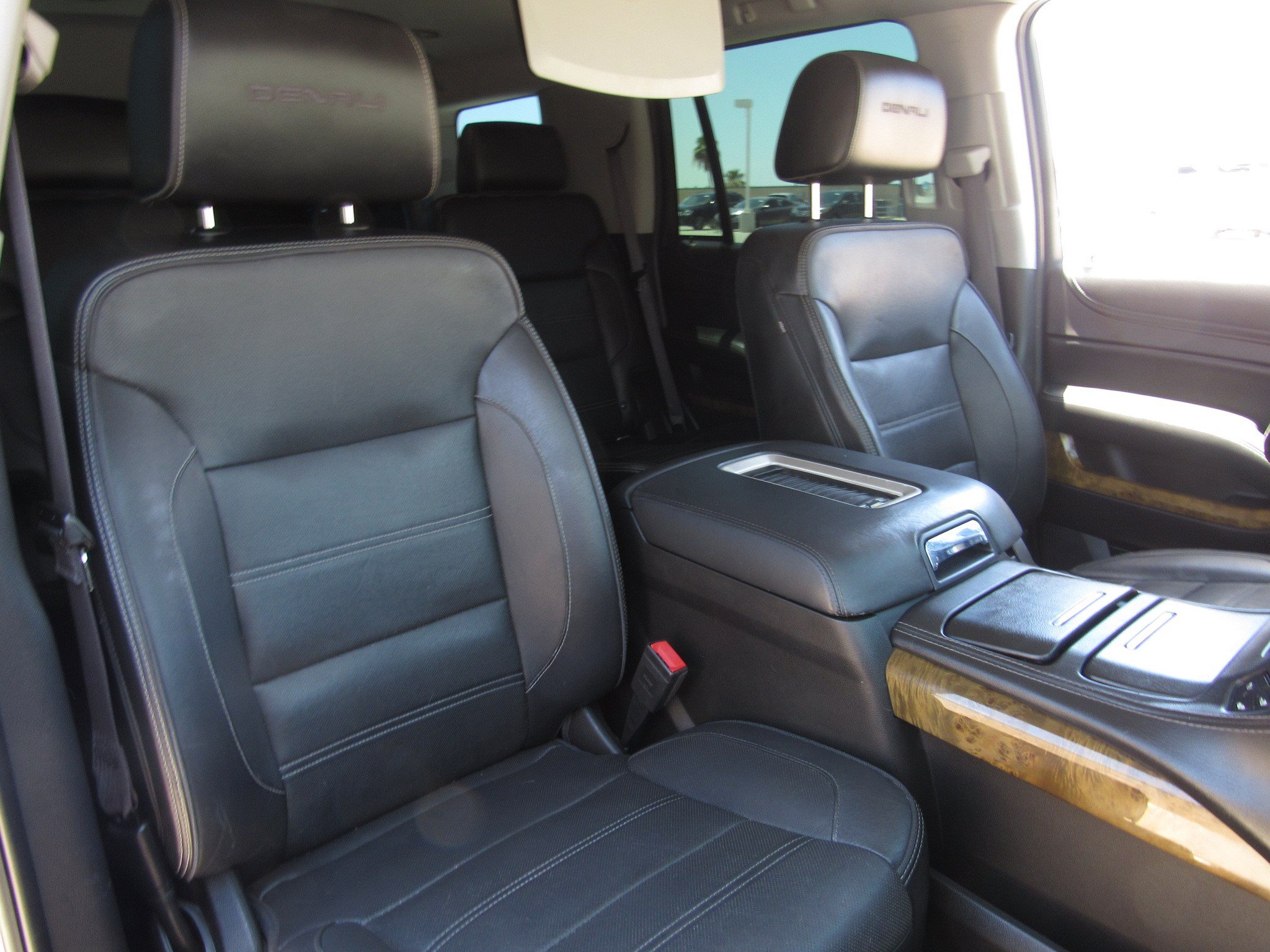 Used 2017 GMC Yukon Denali RWD image 10