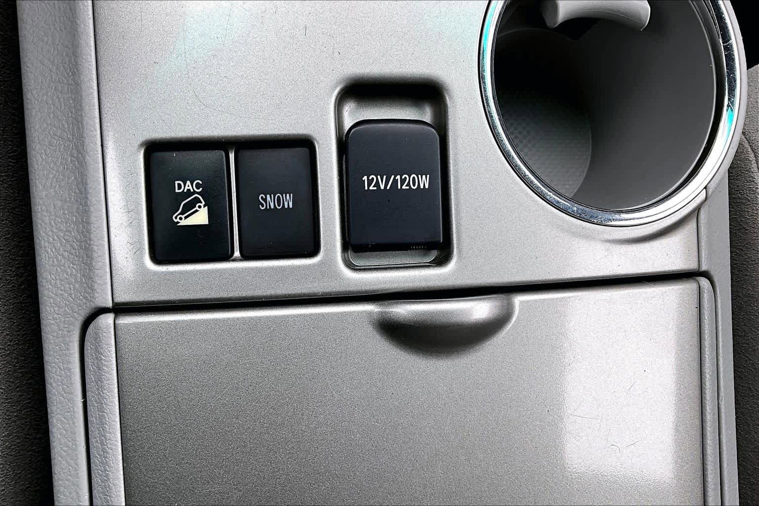 Used 2013 Toyota Highlander 4WD w/ Cold Weather Pkg image 34
