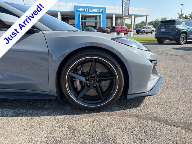 Used 2025 Chevrolet Corvette E-Ray w/ Stealth Interior Trim Package AWD/4WD image 11