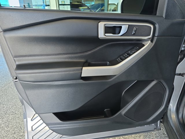 Certified 2022 Ford Explorer XLT image 5