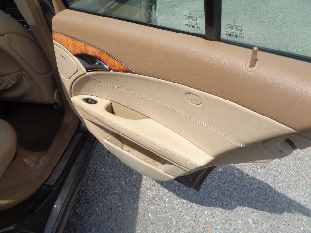 Used 2009 Mercedes-Benz E 350 4MATIC Sedan image 14