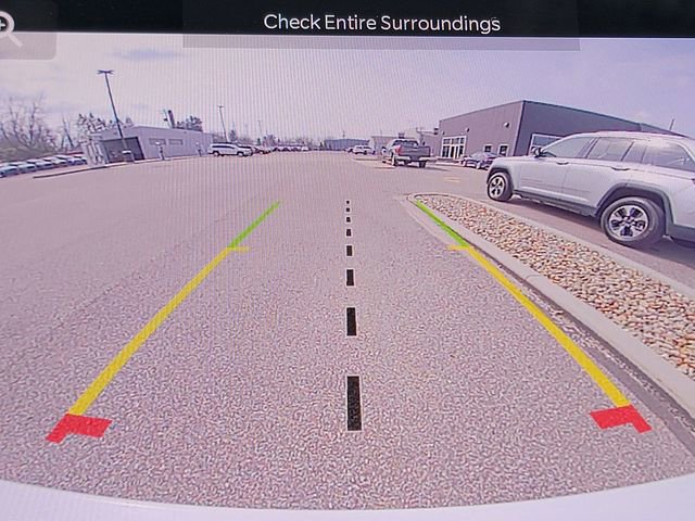 Certified 2023 Jeep Grand Cherokee Laredo w/ Luxury Tech Group I image 6