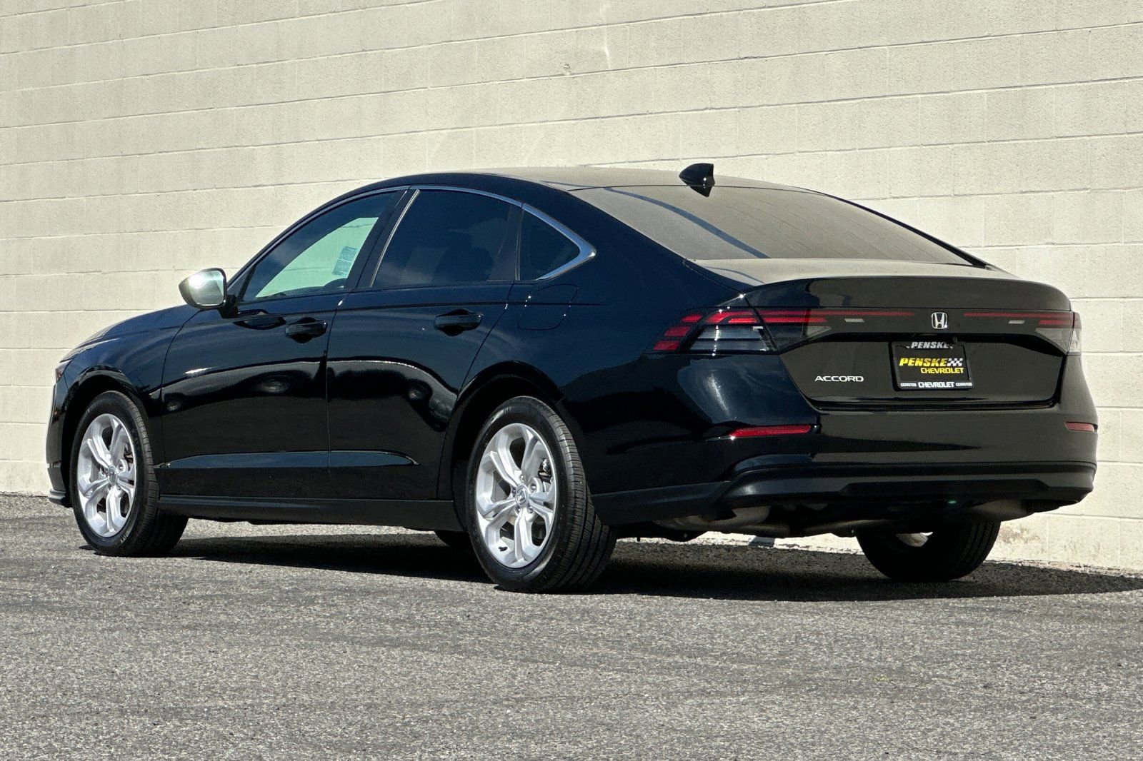 Used 2025 Honda Accord LX image 6