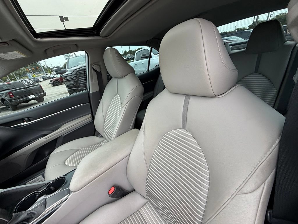 Used 2020 Toyota Camry SE FWD image 13