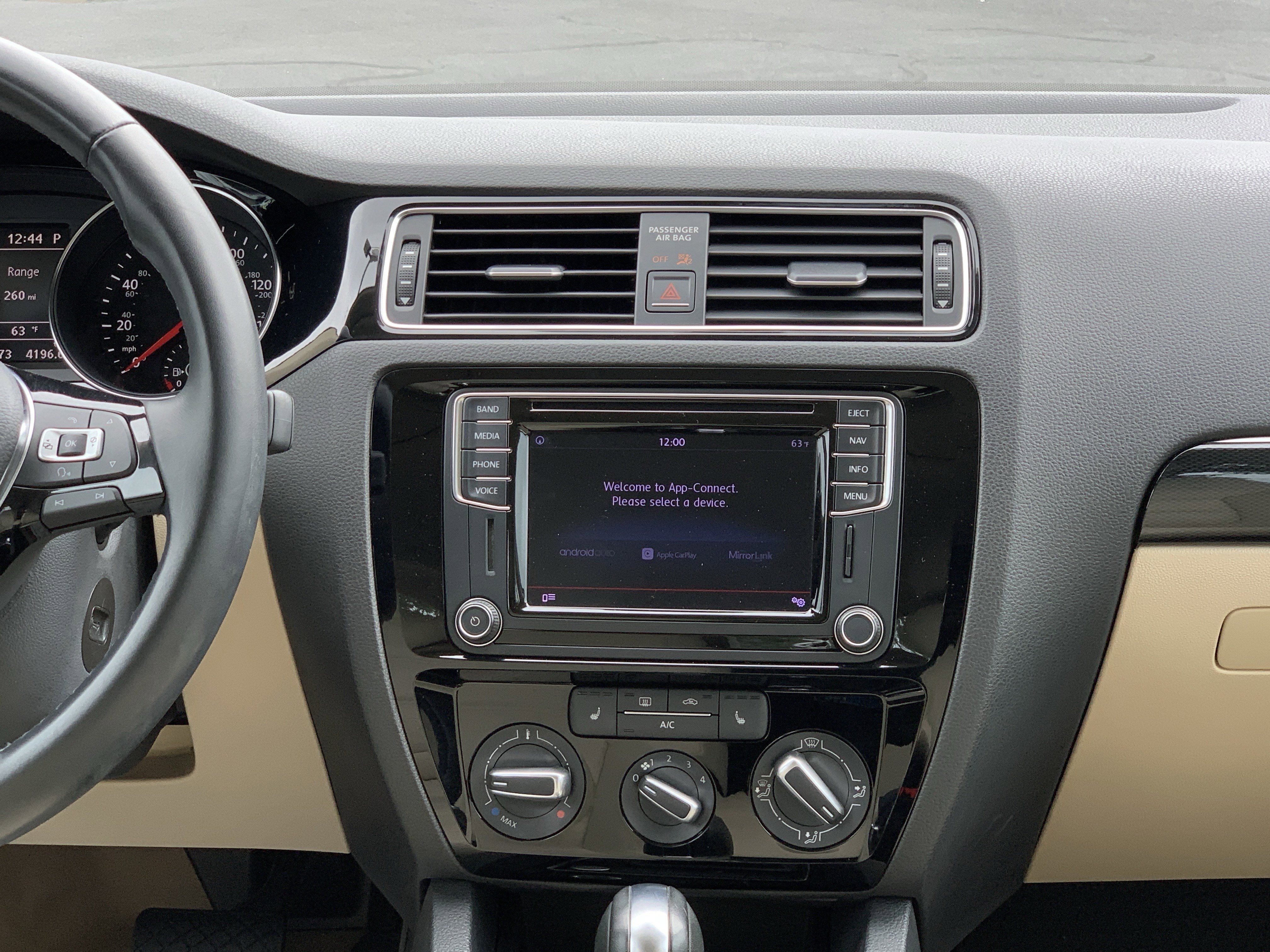 Used 2016 Volkswagen Jetta SEL FWD image 31