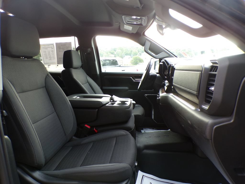 Used 2023 Chevrolet Silverado 1500 RST AWD/4WD image 15