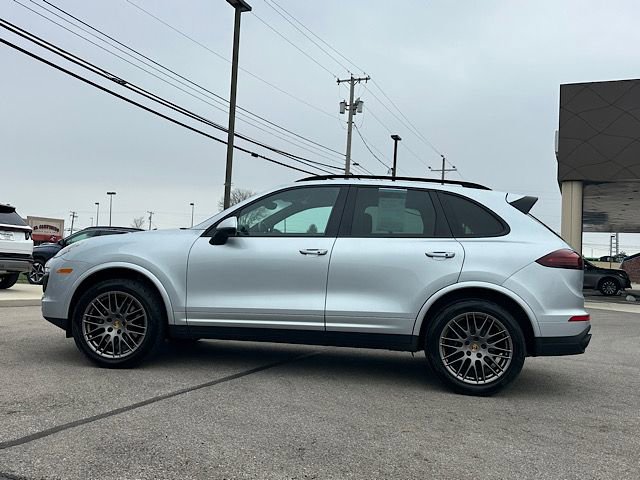 Used 2017 Porsche Cayenne AWD/4WD image 9
