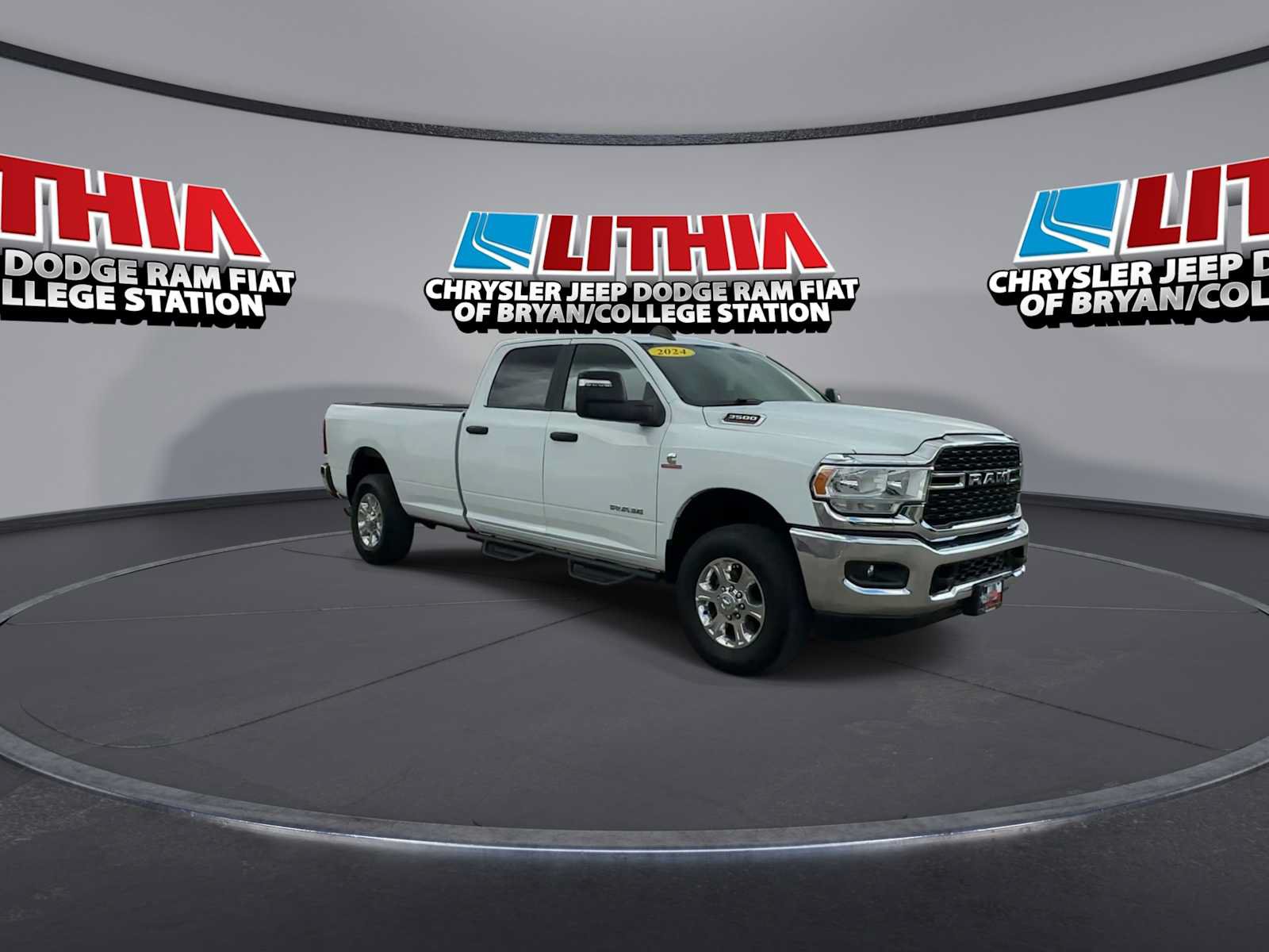 Used 2024 RAM 3500 Big Horn AWD/4WD image 2