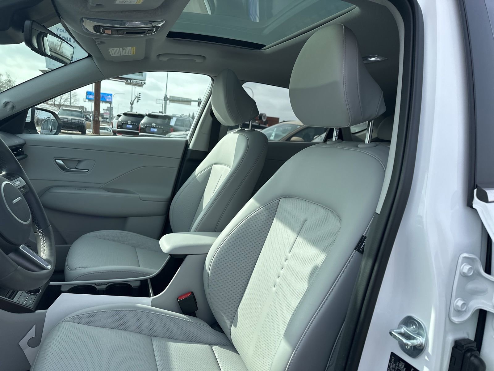 Used 2025 Hyundai Kona Limited image 10