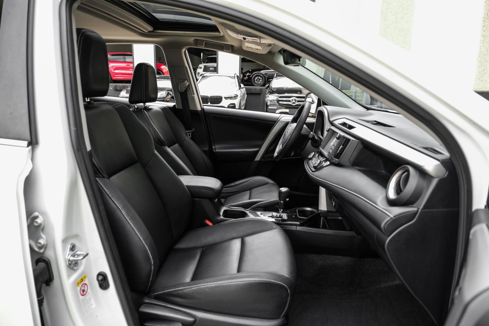 Used 2017 Toyota RAV4 Limited FWD image 37