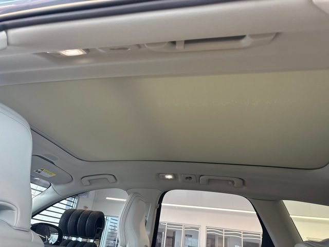 Used 2023 Volvo XC60 B5 Plus w/ Protection Package Premier FWD image 34