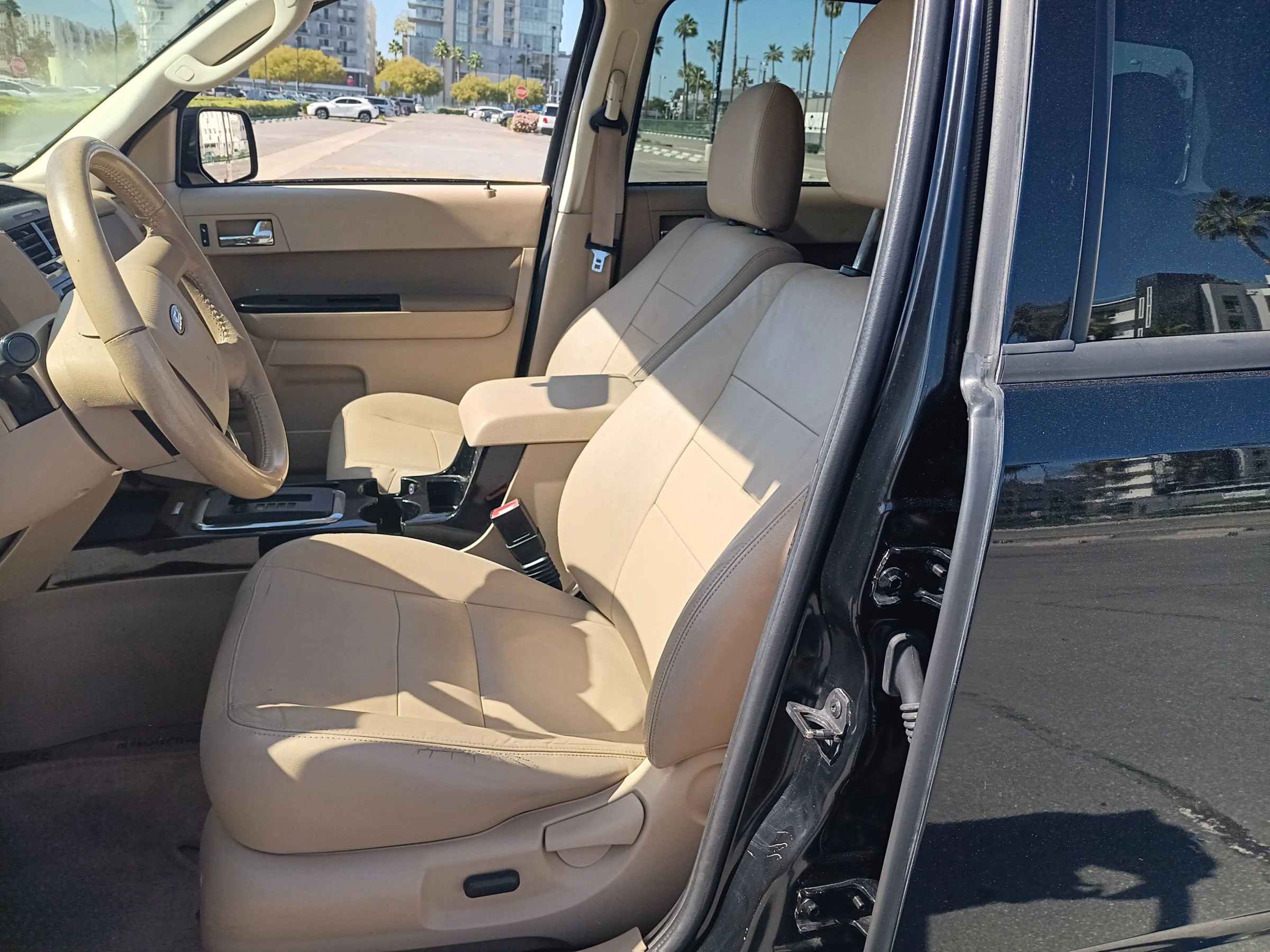 Used 2010 Ford Escape Limited image 12