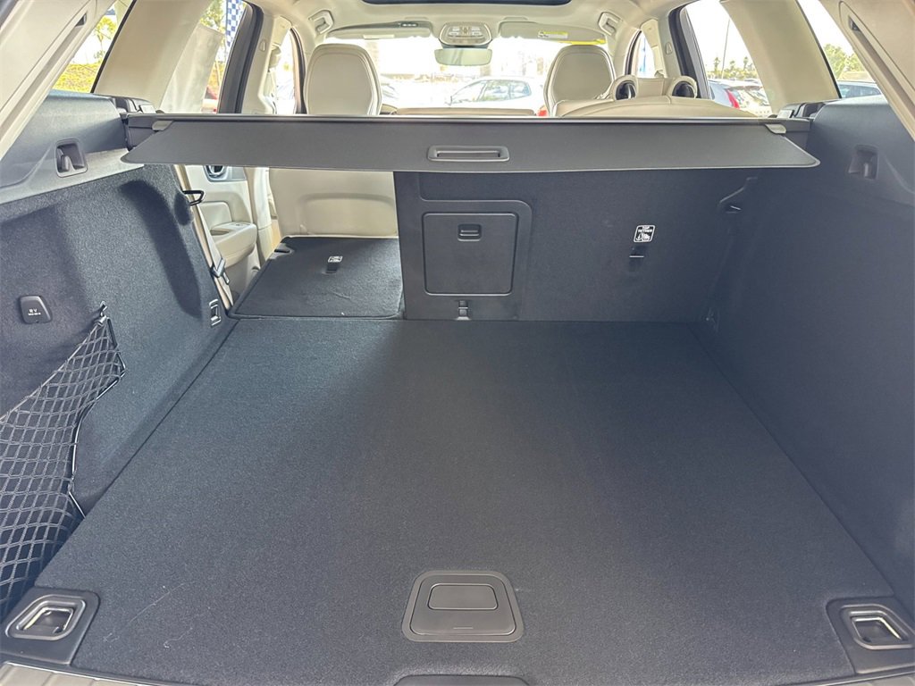 New 2026 Volvo XC60 B5 Ultra w/ Climate Package PRO image 14