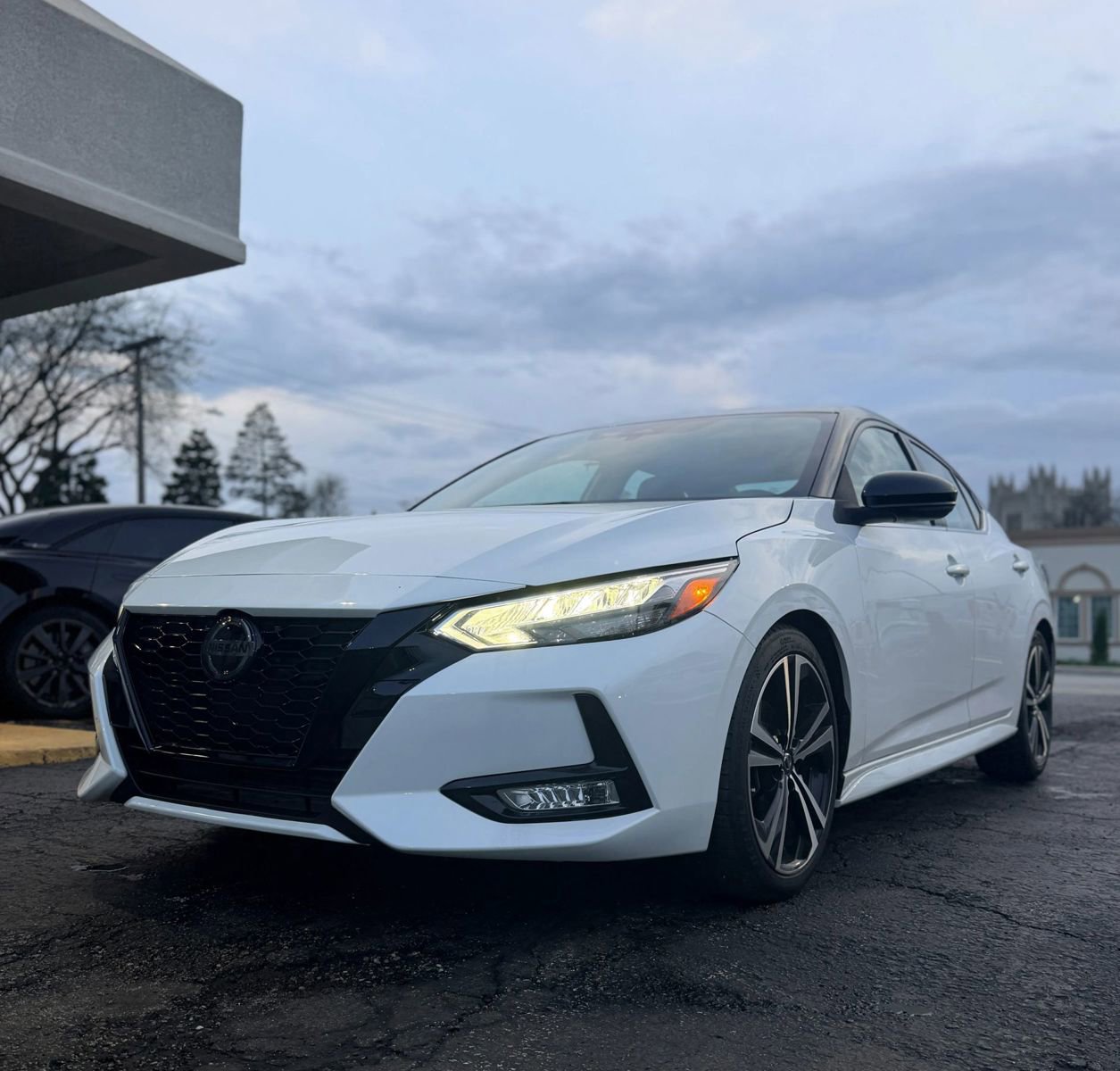 Used 2021 Nissan Sentra SR image 1