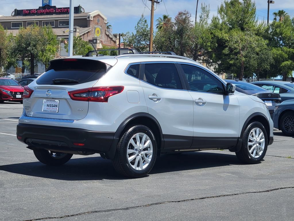 Used 2020 Nissan Rogue Sport SV FWD image 4