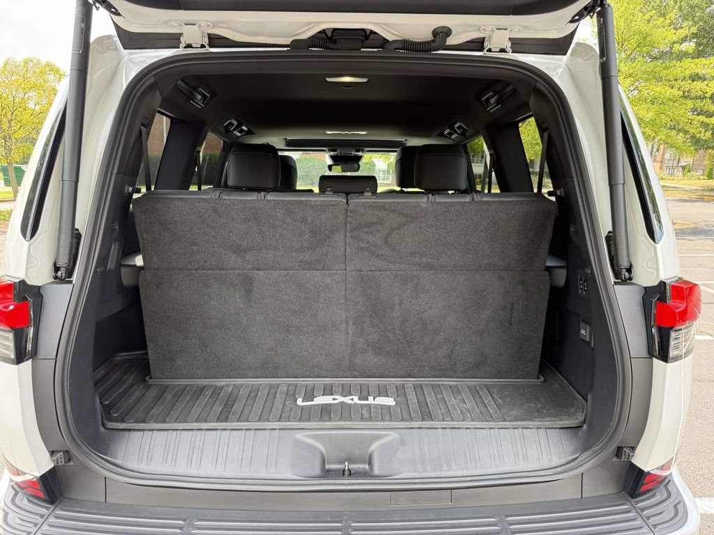 Used 2024 Lexus GX 550 w/ Accessory Package (2T) AWD/4WD image 30