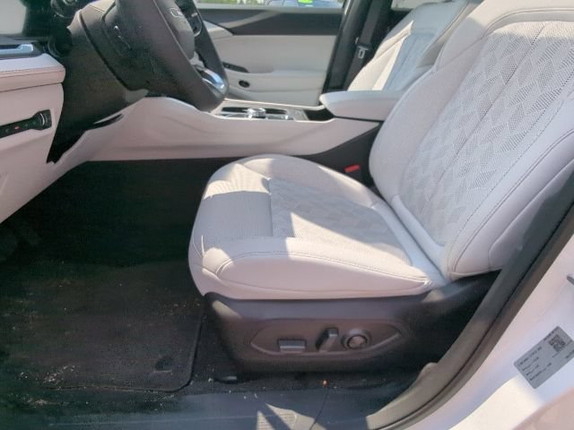 Used 2026 Jeep Cherokee Overland w/ Advanced Pro Tech Group AWD/4WD image 11