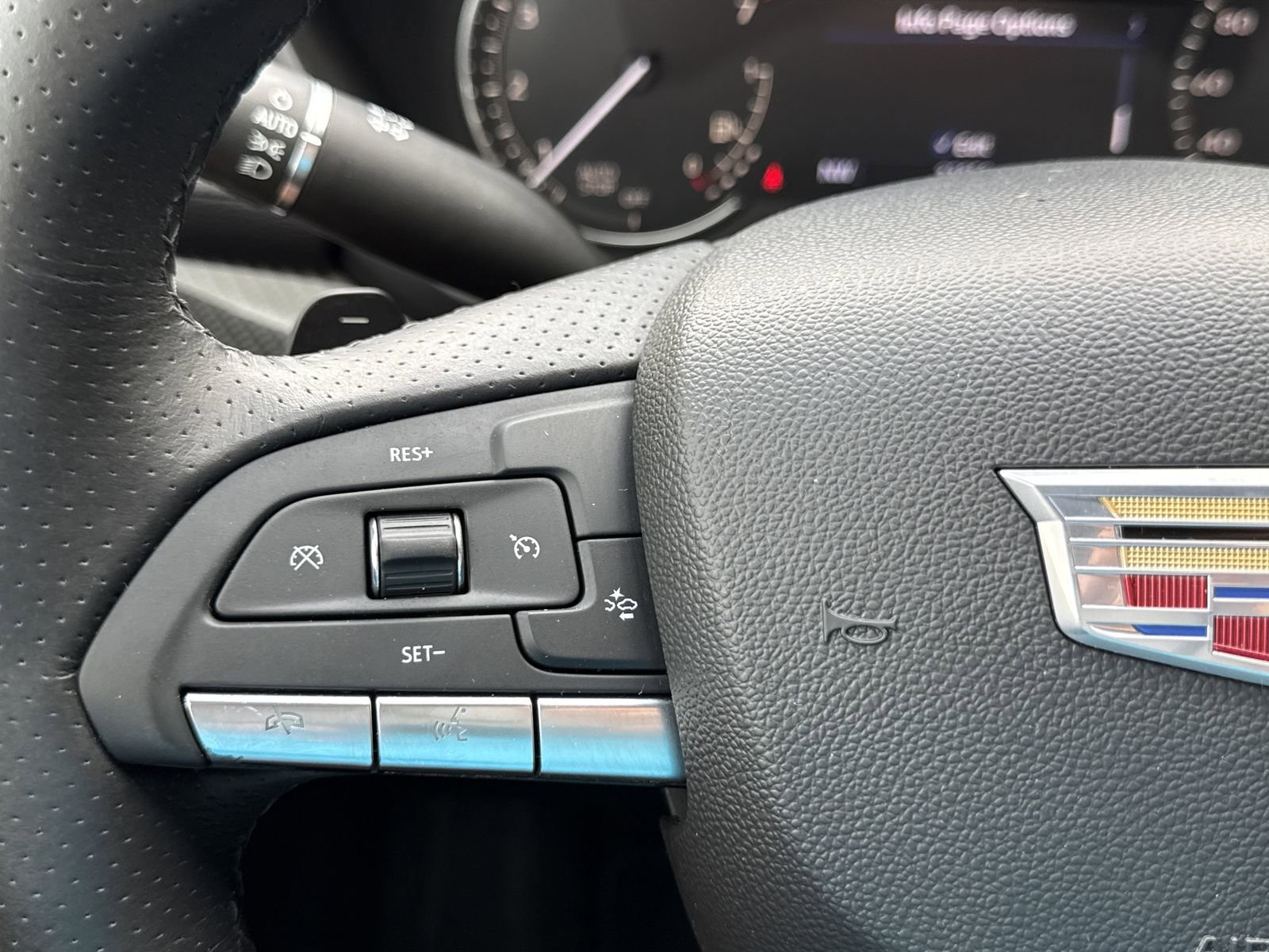 Used 2022 Cadillac XT4 Sport w/ Enhanced Visibility Package FWD image 22