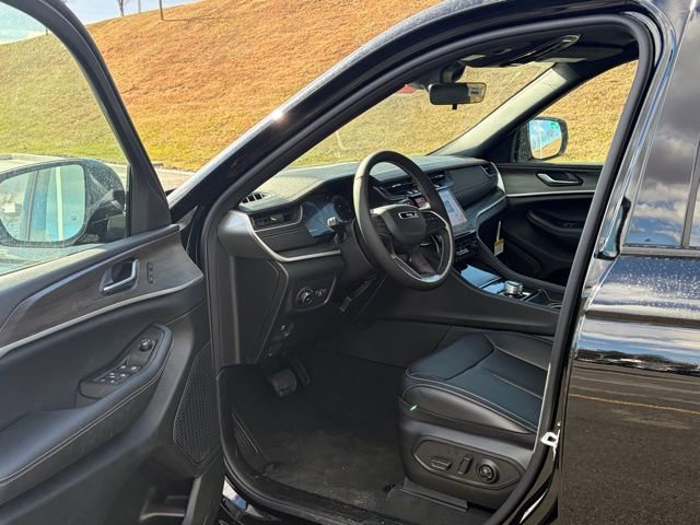 New 2025 Jeep Grand Cherokee L Limited image 15