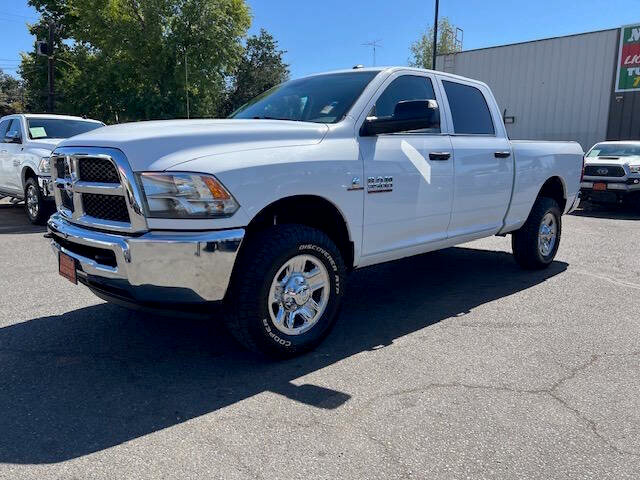 Used 2014 RAM 3500 Tradesman w/ Chrome Appearance Group AWD/4WD image 3