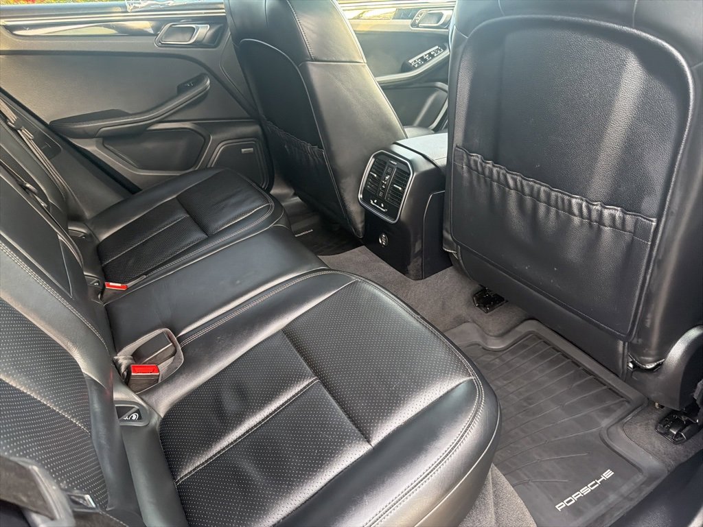 Used 2018 Porsche Macan image 24