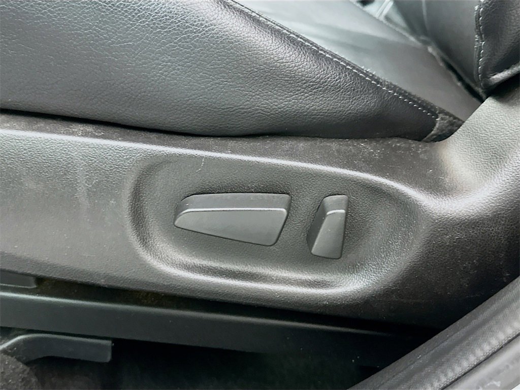 Used 2012 MAZDA MAZDA3 i Grand Touring w/ Tech Pkg image 19