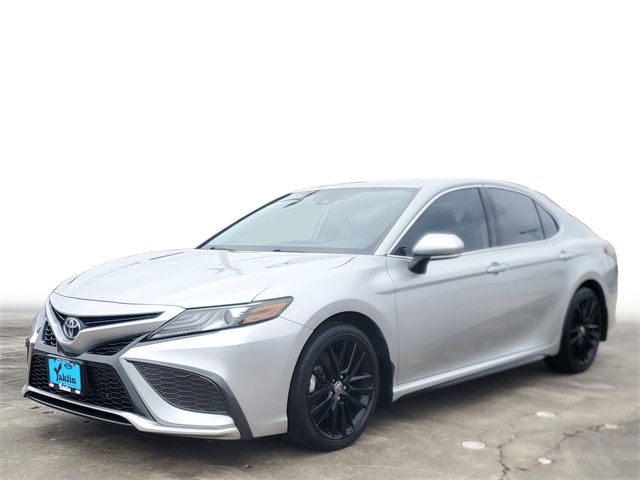 Used 2021 Toyota Camry XSE image 2