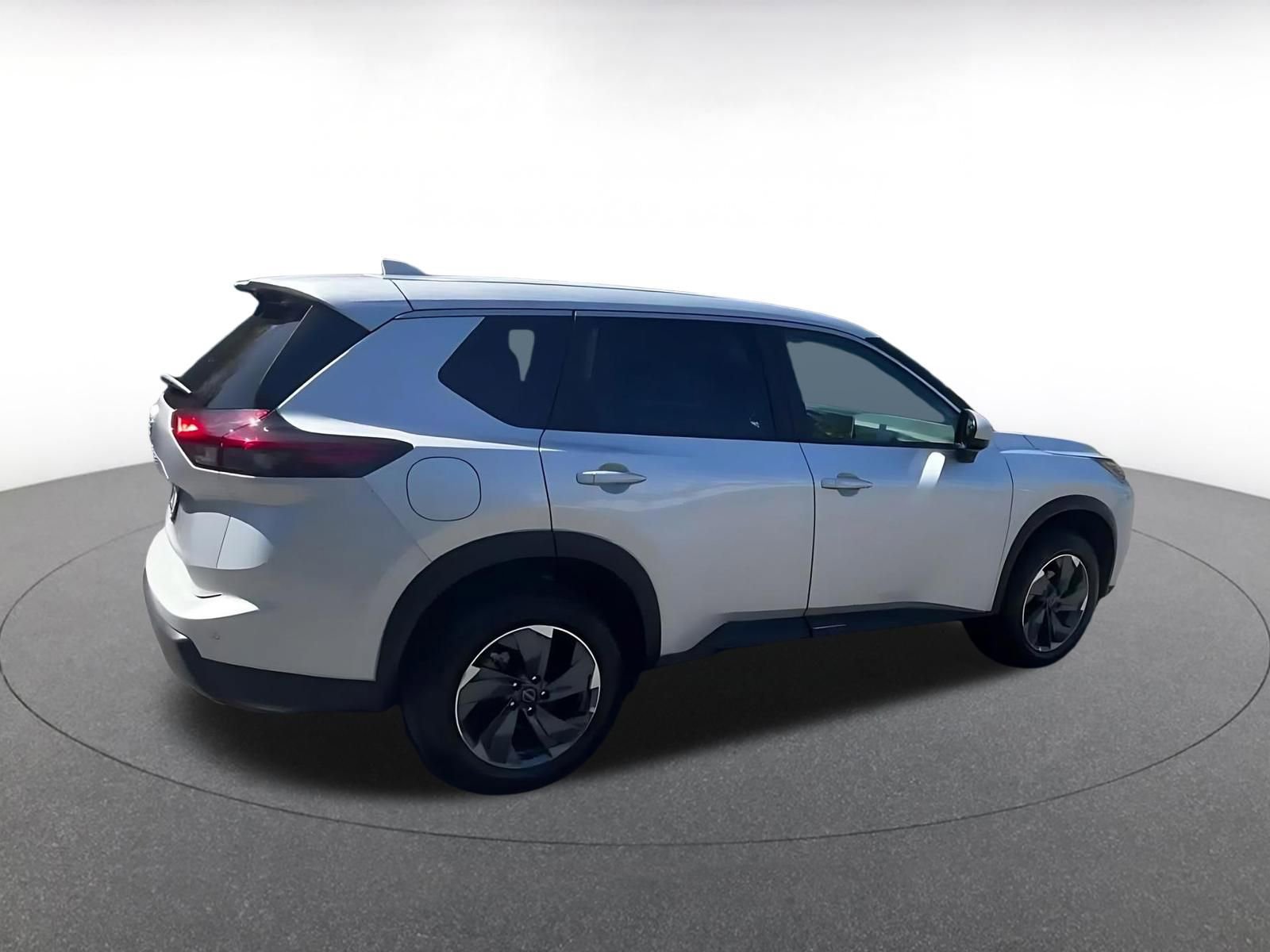 Used 2025 Nissan Rogue SV image 14