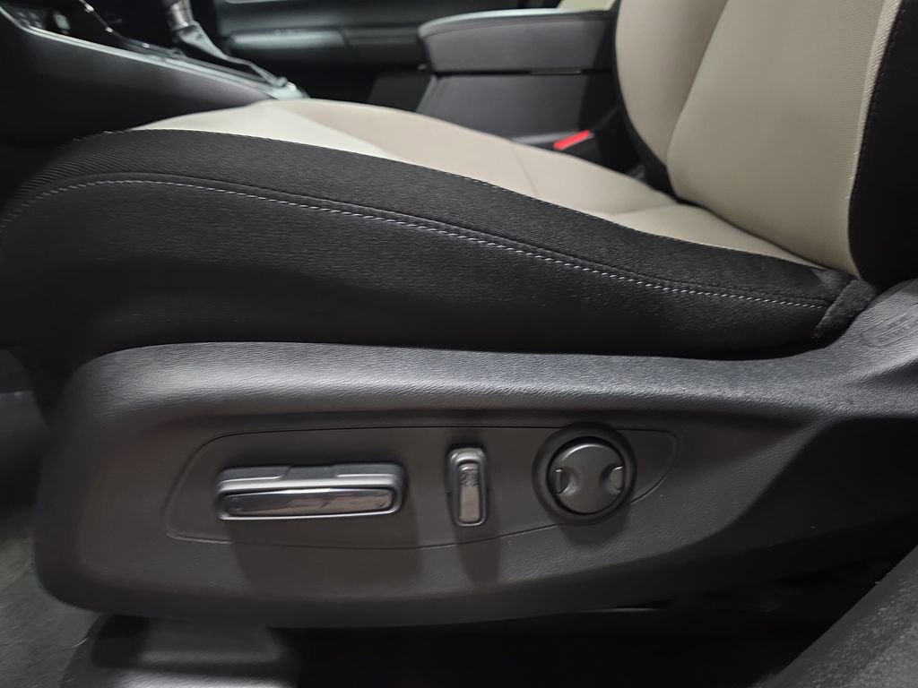 Used 2023 Honda CR-V EX image 30