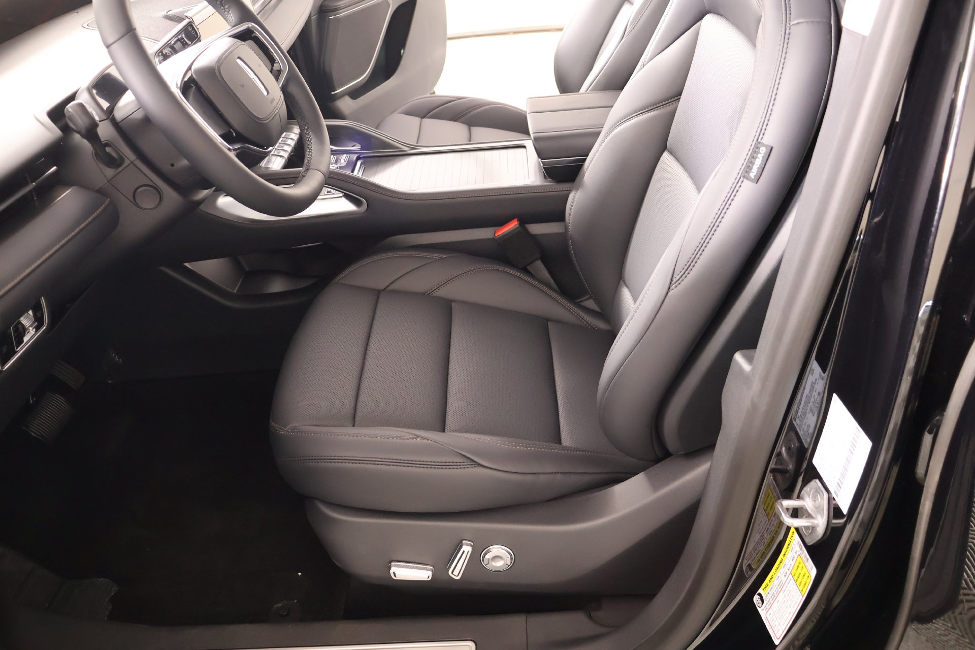New 2026 Lincoln Nautilus Premier AWD/4WD image 12