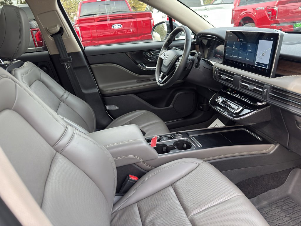 Used 2025 Lincoln Corsair Reserve w/ Equipment Group 202A image 10