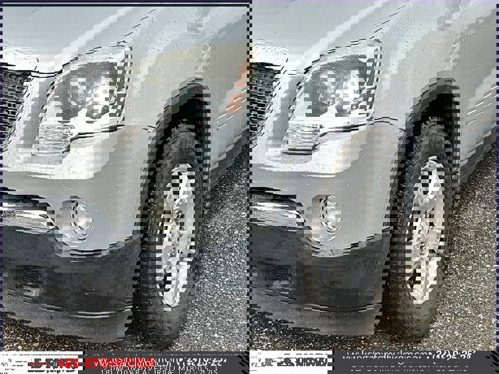 Used 2011 GMC Acadia SLE image 9