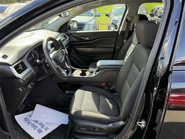 Certified 2023 GMC Acadia SLE w/ Driver Convenience Package image 9