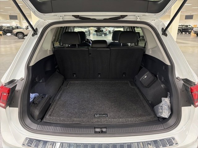 Used 2023 Volkswagen Tiguan SE image 13
