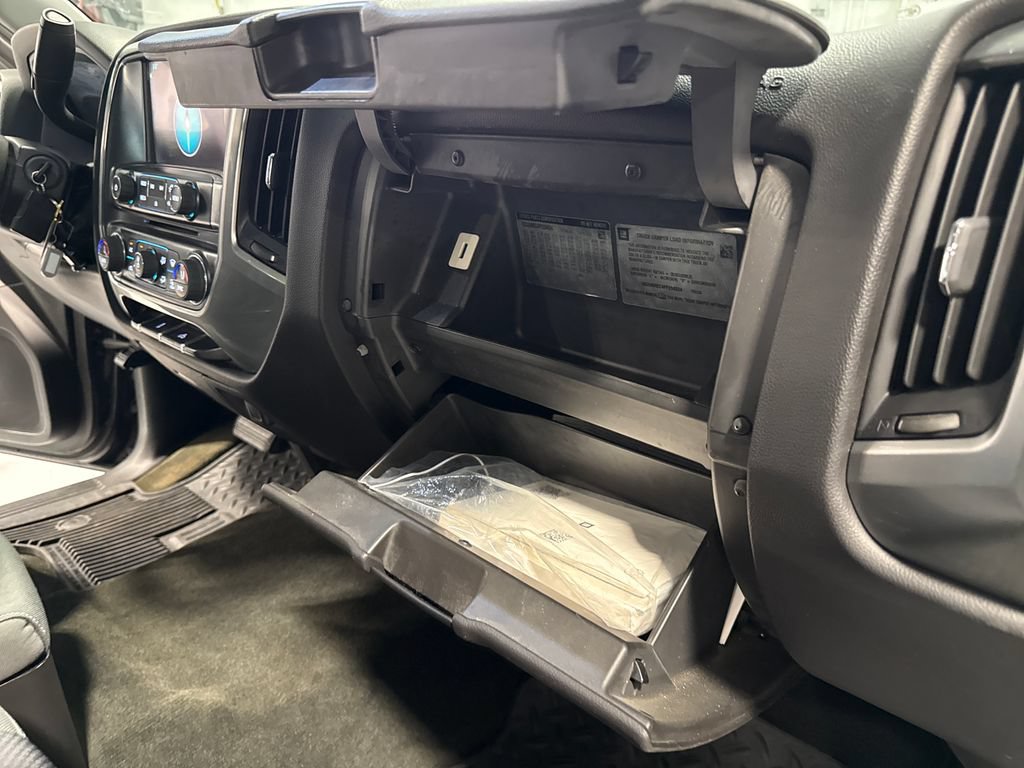 Used 2015 Chevrolet Silverado 1500 LT w/ LT Convenience Package AWD/4WD image 34