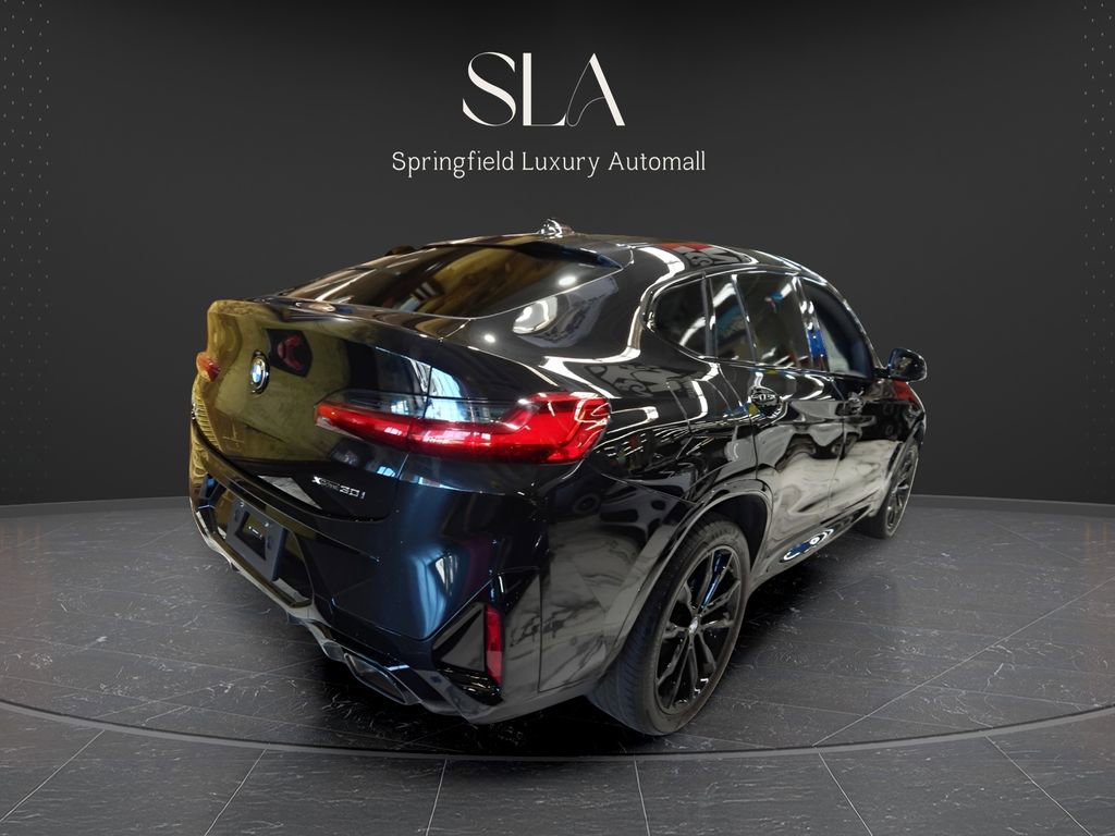 Used 2024 BMW X4 xDrive30i AWD/4WD image 3