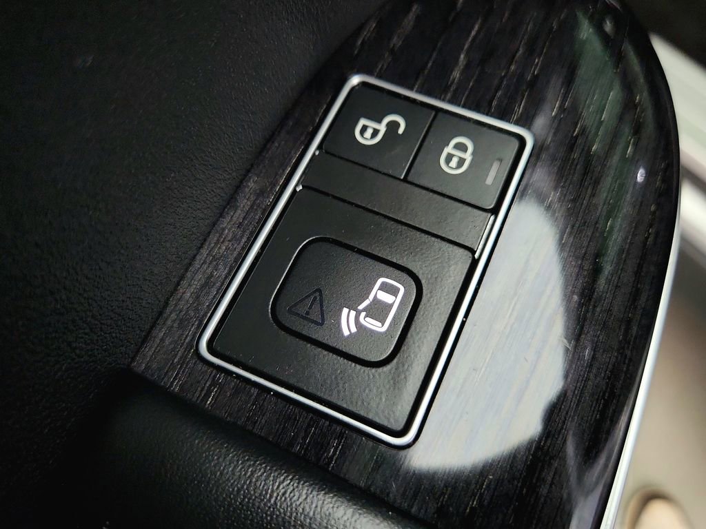 Used 2019 Land Rover Range Rover Sport HSE AWD/4WD image 32