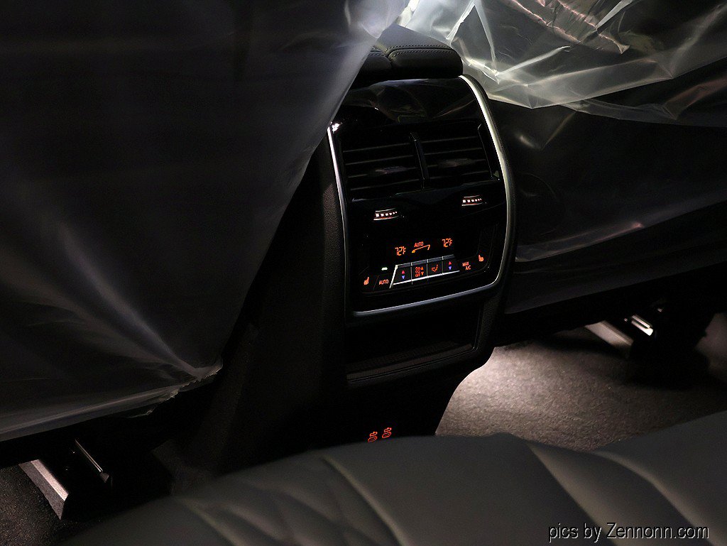 New 2027 BMW X7 M60i AWD/4WD image 15