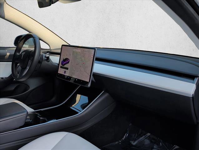 Used 2020 Tesla Model 3 Standard Range Plus image 23