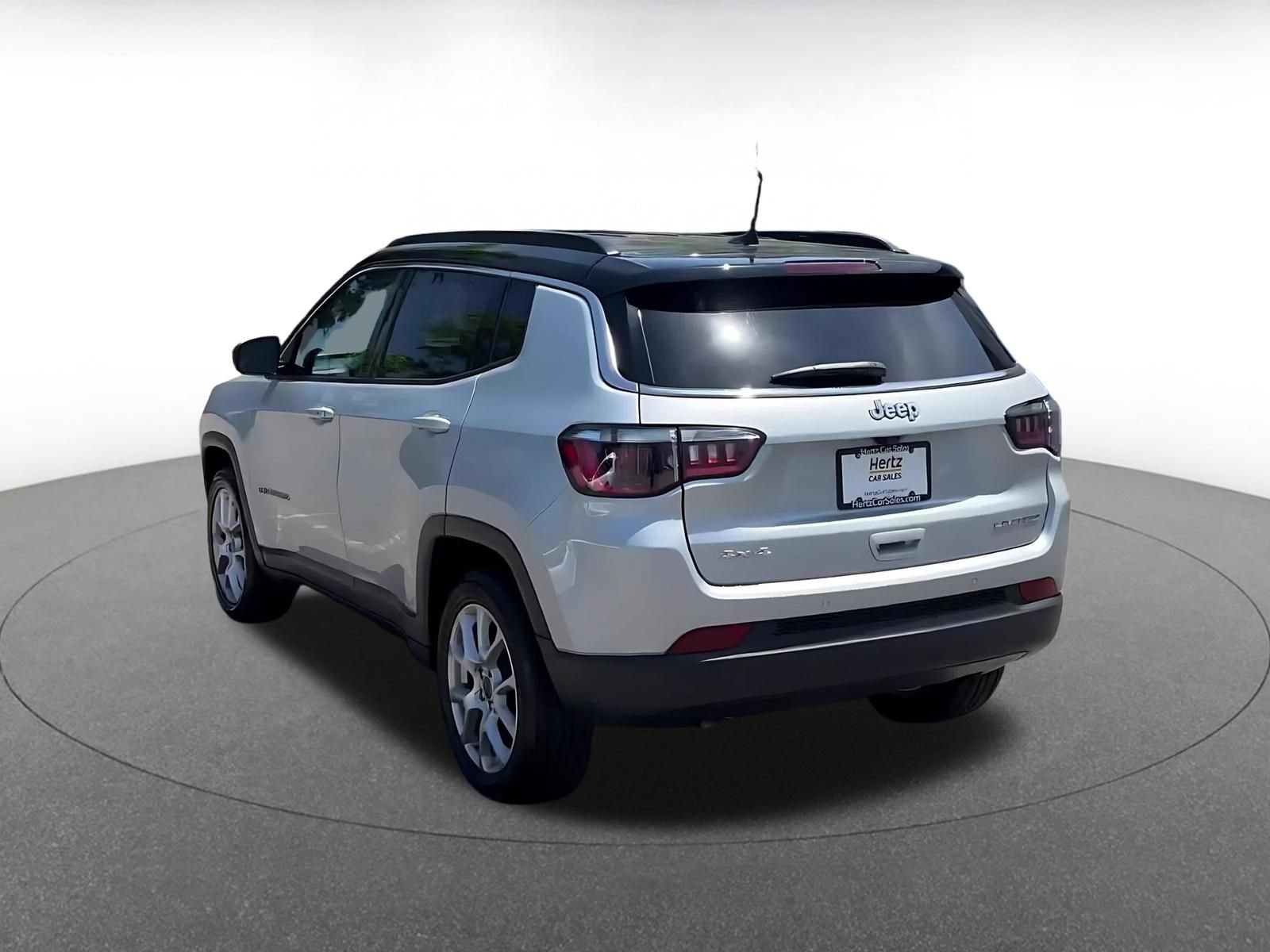 Used 2025 Jeep Compass Limited AWD/4WD image 11