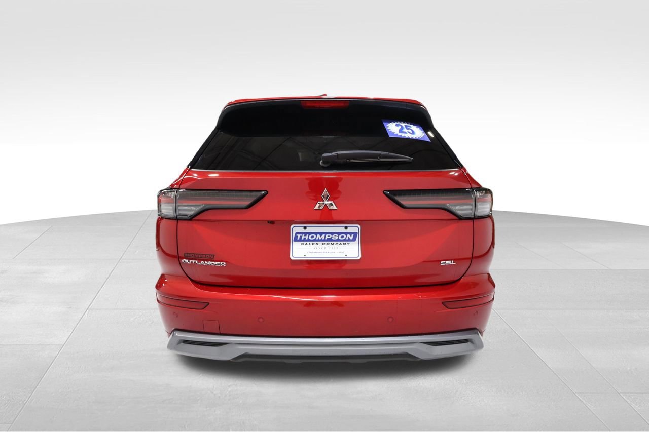 Used 2025 Mitsubishi Outlander SEL FWD image 3