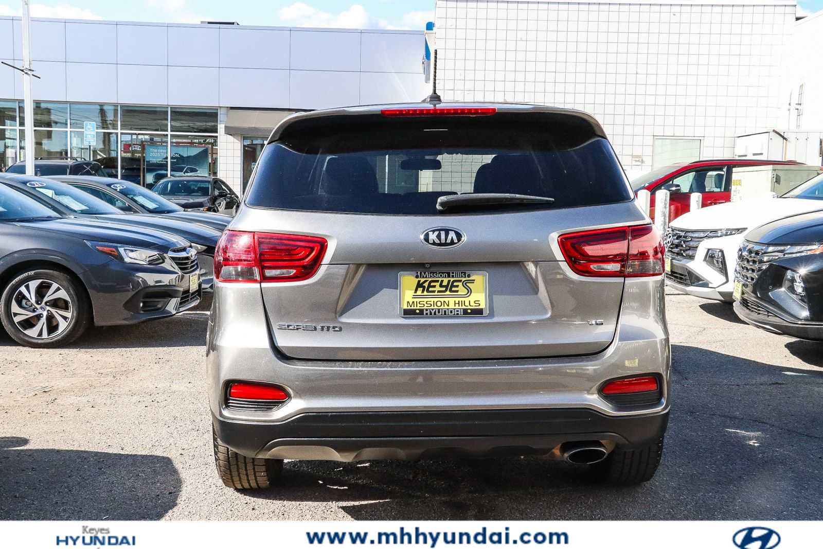 Used 2019 Kia Sorento LX FWD image 3