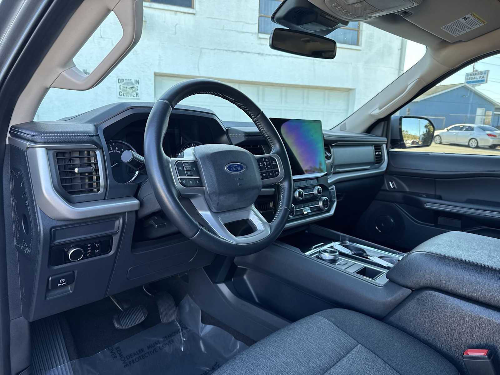 Used 2024 Ford Expedition XLT image 2