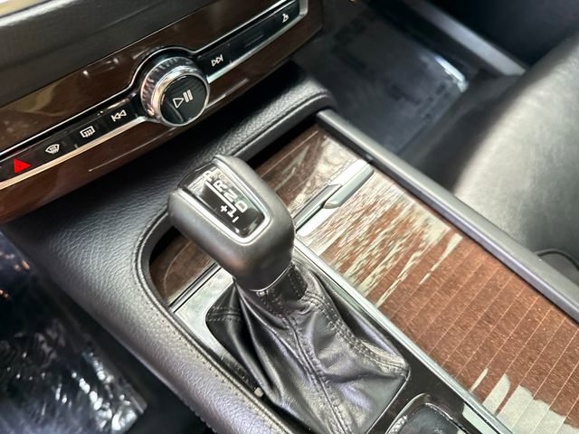 Used 2019 Volvo XC90 T6 Momentum AWD/4WD image 24