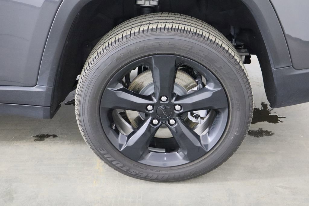 Used 2025 Jeep Grand Cherokee L Altitude image 48