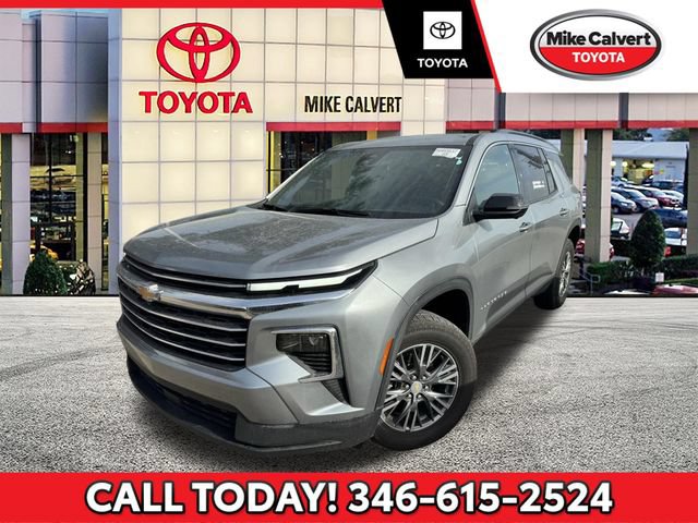 Used 2024 Chevrolet Traverse LT FWD image 1