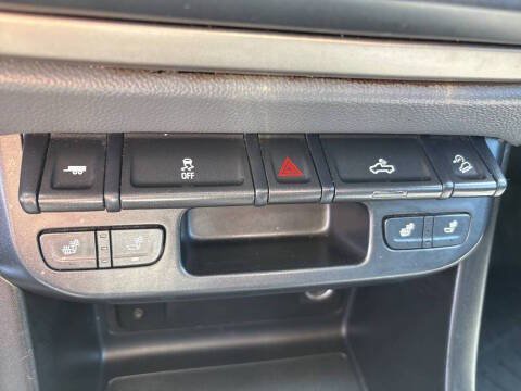 Used 2018 Chevrolet Colorado Z71 w/ LPO, Premium Interior Package AWD/4WD image 28